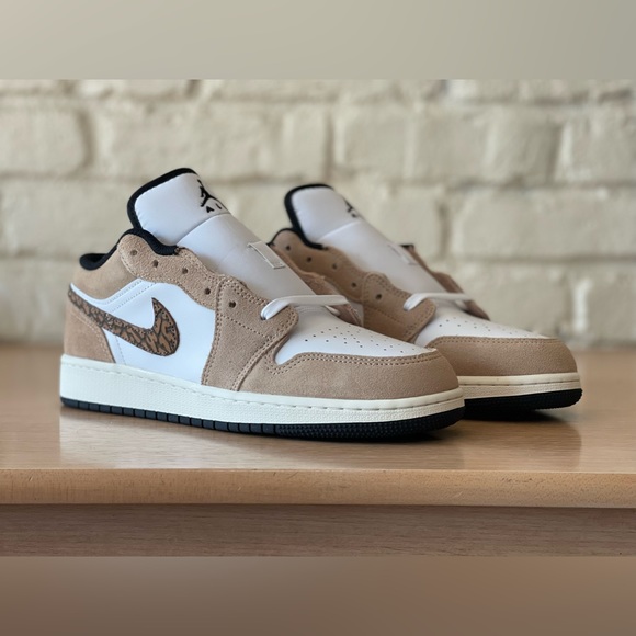 Nike Air Jordan 1 Low SE GS Brown Elephant White Tan DZ5368-201 Size 7Y / 8.5W - Picture 4 of 10